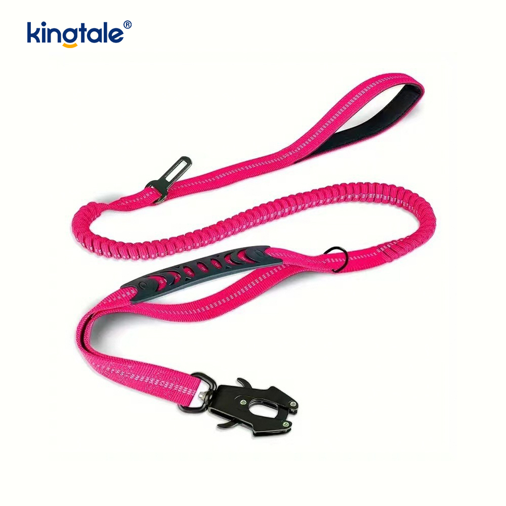 Guinzaglio per cani resistente 4 in 1 con cintura di sicurezza per auto e morbida impugnatura imbottita Guinzaglio per cani resistente 4 in 1 con cintura di sicurezza per auto e morbida impugnatura imbottita