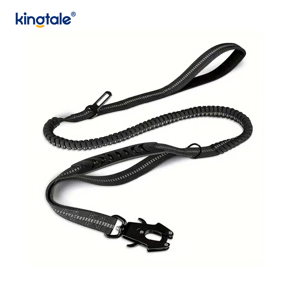Guinzaglio per cani resistente 4 in 1 con cintura di sicurezza per auto e morbida impugnatura imbottita Guinzaglio per cani resistente 4 in 1 con cintura di sicurezza per auto e morbida impugnatura imbottita