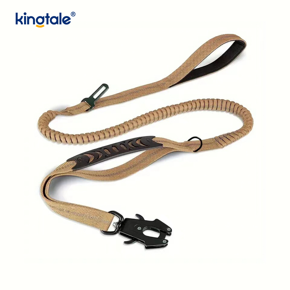 Guinzaglio per cani resistente 4 in 1 con cintura di sicurezza per auto e morbida impugnatura imbottita Guinzaglio per cani resistente 4 in 1 con cintura di sicurezza per auto e morbida impugnatura imbottita
