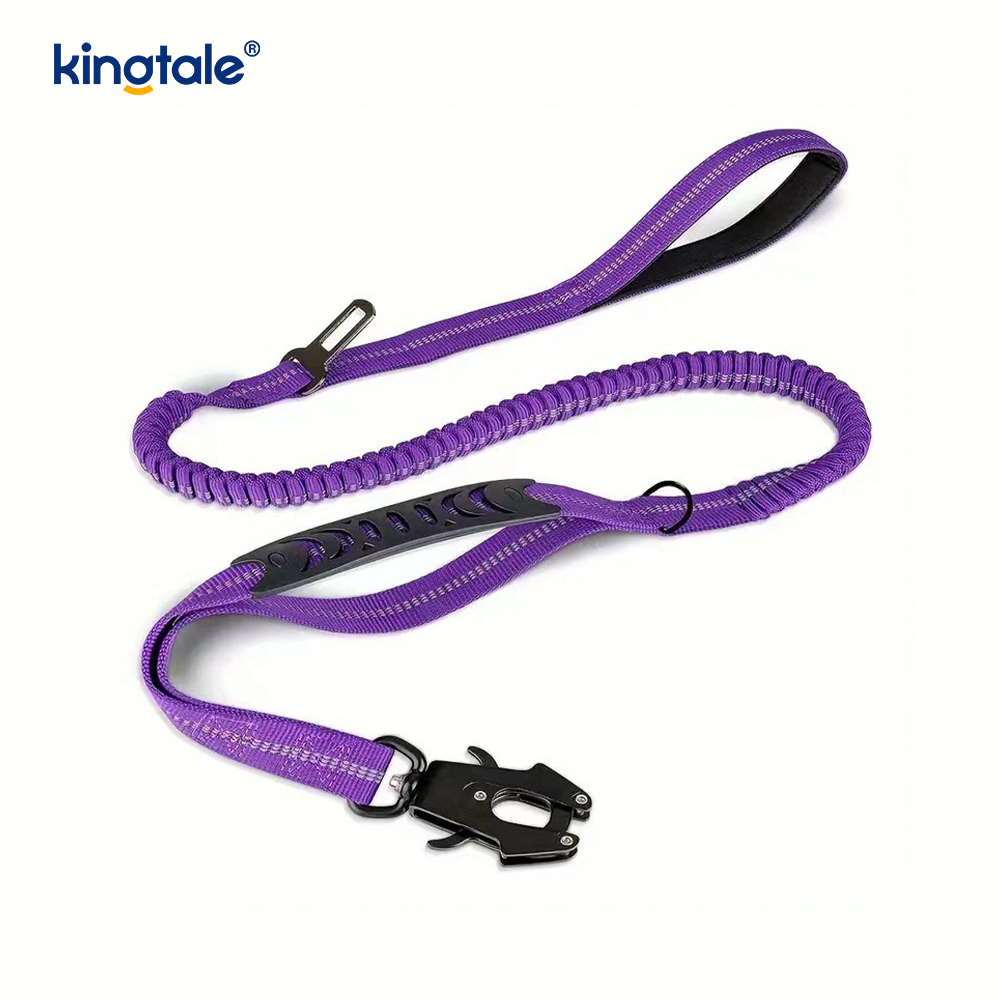 Guinzaglio per cani resistente 4 in 1 con cintura di sicurezza per auto e morbida impugnatura imbottita Guinzaglio per cani resistente 4 in 1 con cintura di sicurezza per auto e morbida impugnatura imbottita